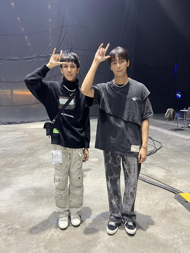 Paper Planes ประวัติ