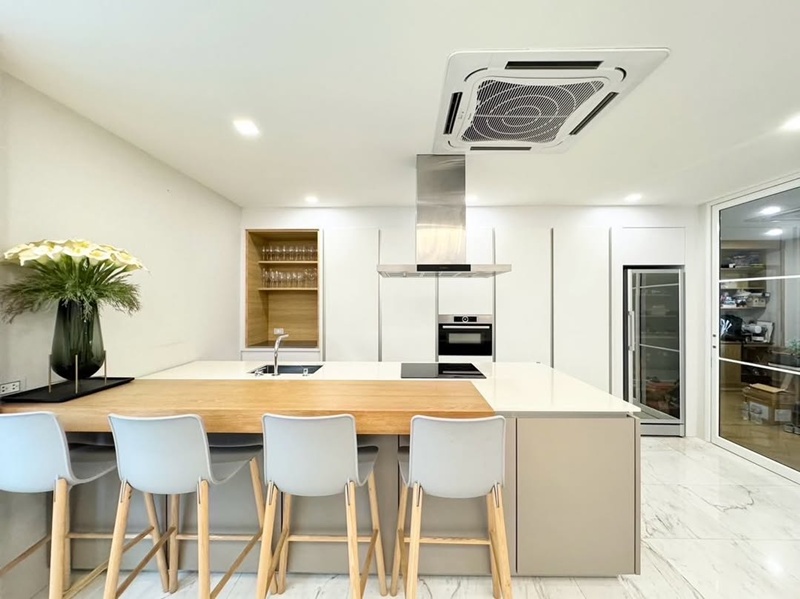 นานา ไรบีนา