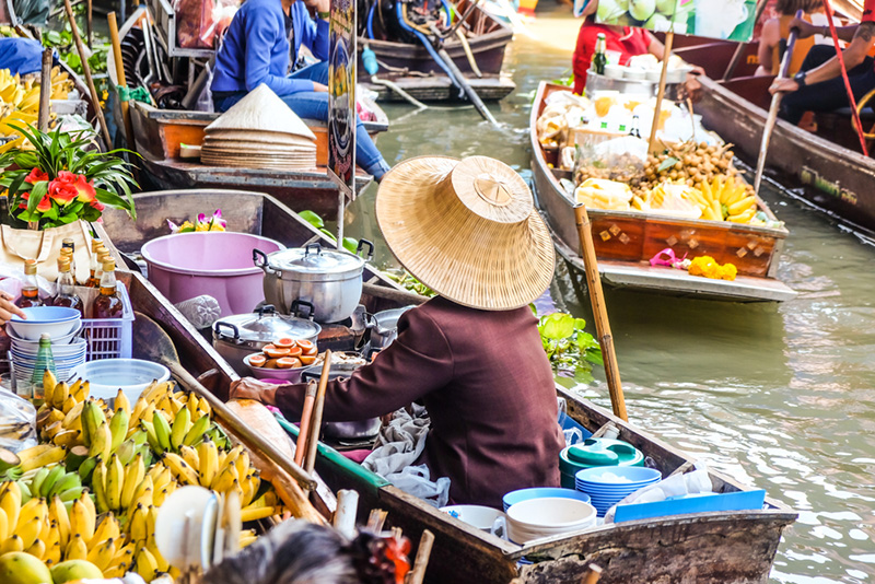 ที่เที่ยวเดือนสิงหาคม 2568 ตลาดน้ำดำเนินสะดวก จังหวัดราชบุรี