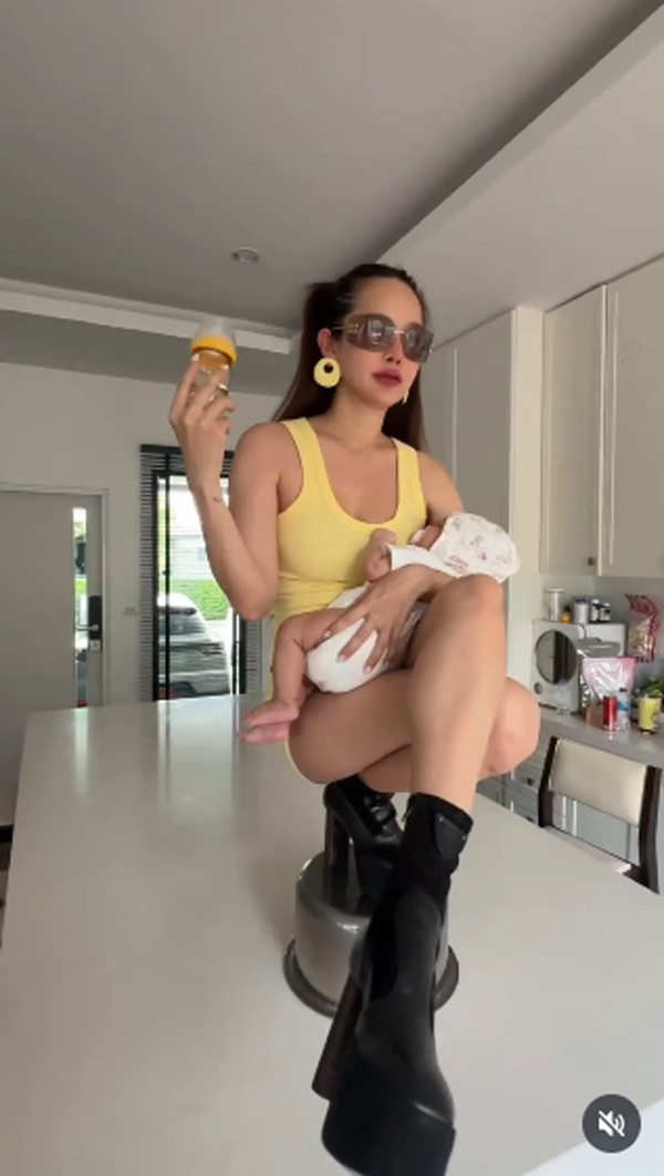 ปุ้มปุ้ย เล่นชาเลนจ์ Nicki Minaj Pose Challenge