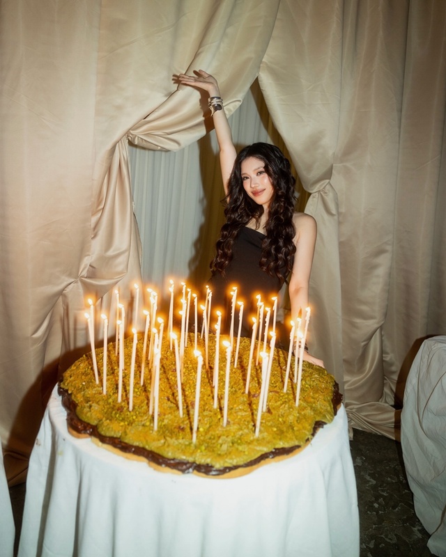 มีมี่ ทายาทนามสกุลดัง ถูกแฟนหนุ่มขอแต่งงานที่อิตาลี