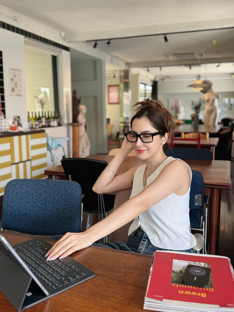 พิ้งกี้ สาวิกา โพสต์คลิปกินแซ่บ แต่คนหลุดโฟกัส