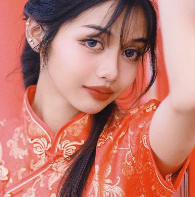 น้องยี่หวา แม่ค้าไก่ทอด