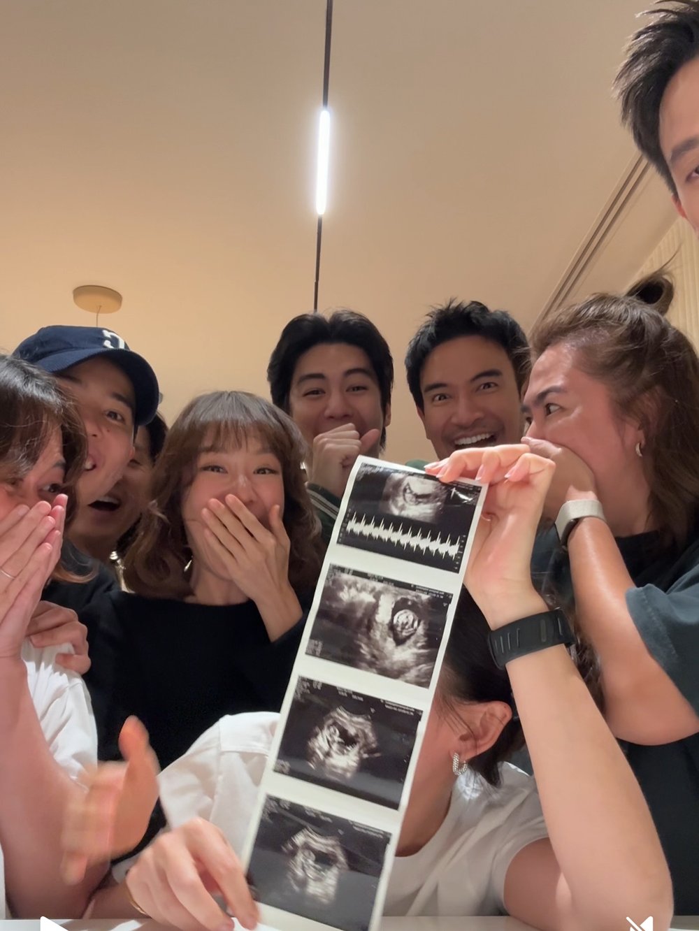 เปิดโมเมนต์ เจมส์จิ-โฟม เซอร์ไพรส์เพื่อน ๆ ด้วยข่าวท้อง แต่มีคนรู้ก่อน