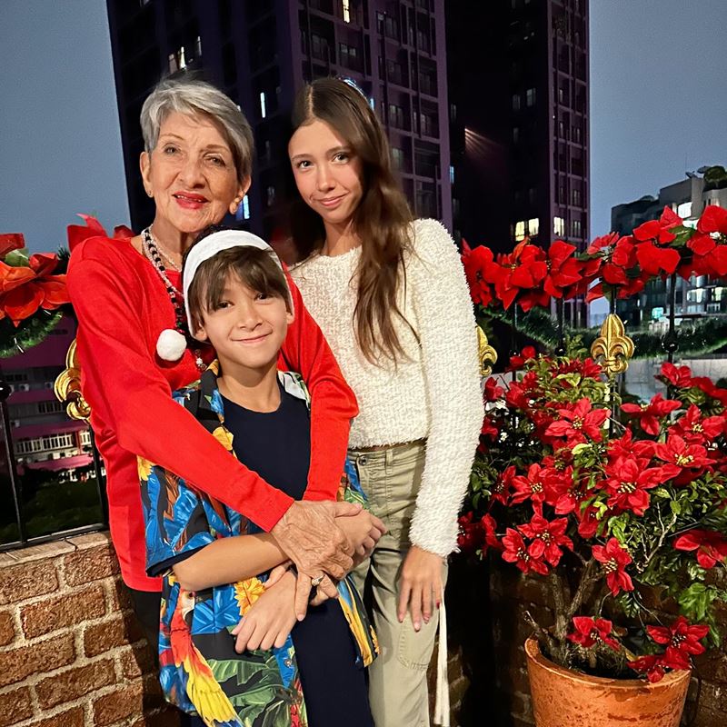 ซินดี้ สิรินยา 