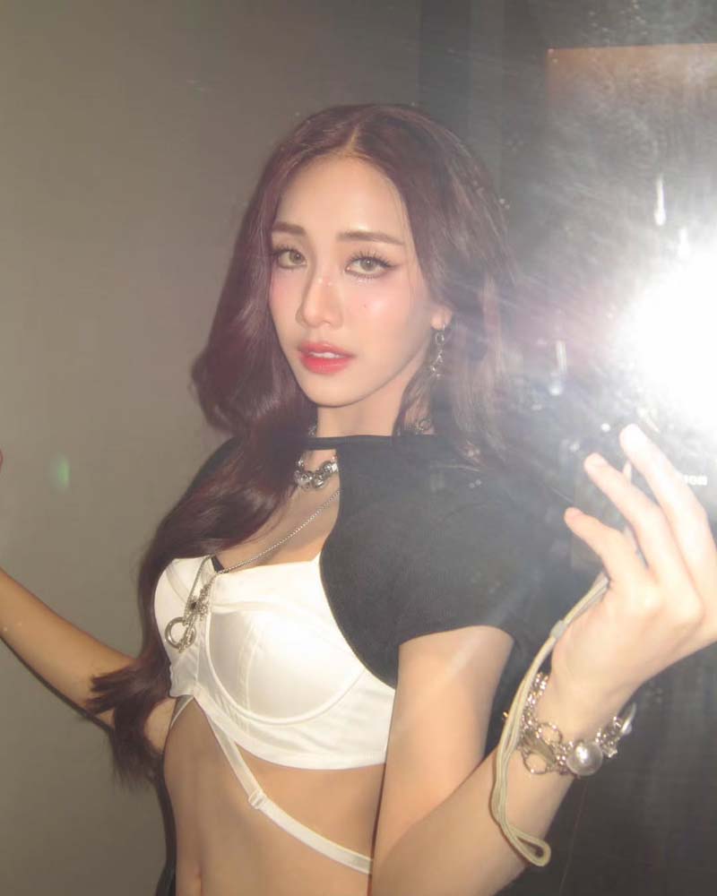 มายด์ 4EVE โชว์แฟชั่นเขย่าคอนเสิร์ต Bodyslam