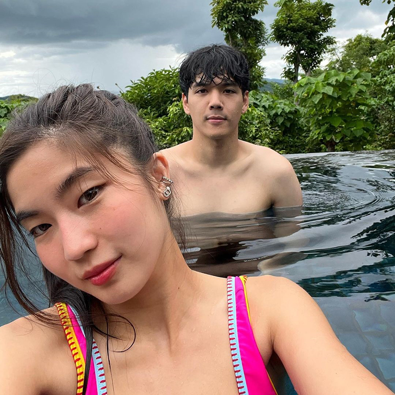 ก้อย อรัชพร ดาราชุดว่ายน้ำ