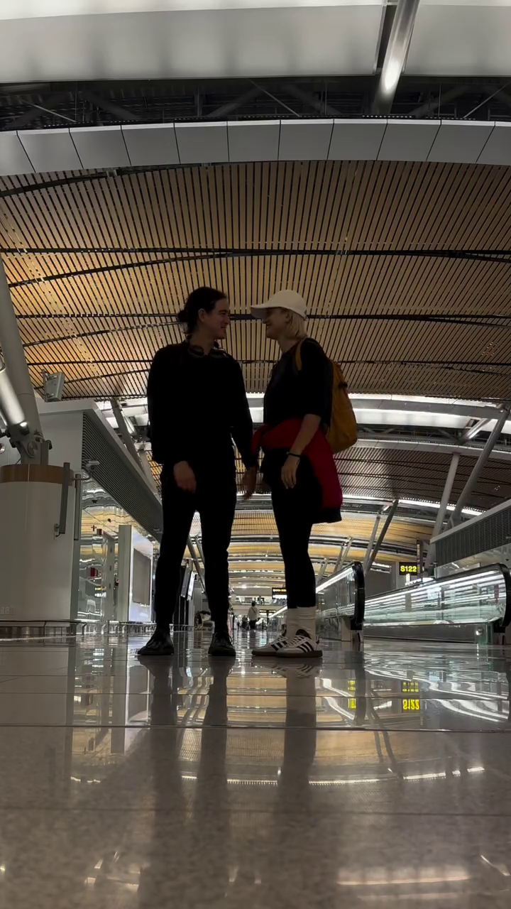 เจ มณฑล ควงแฟนสวีตหวานริมทะเล