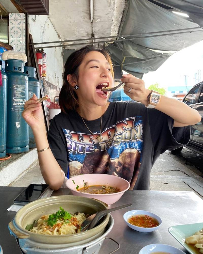 มิว นิษฐา