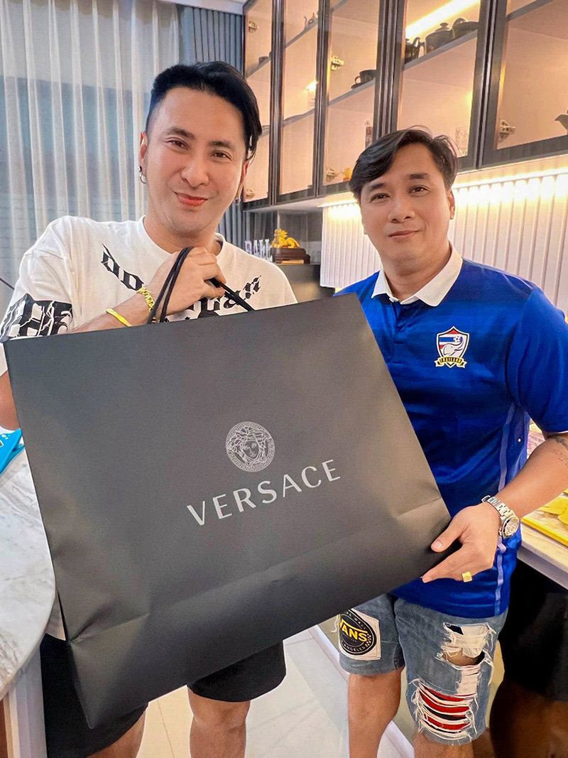 เหน่ง เหม่งจ๋าย 