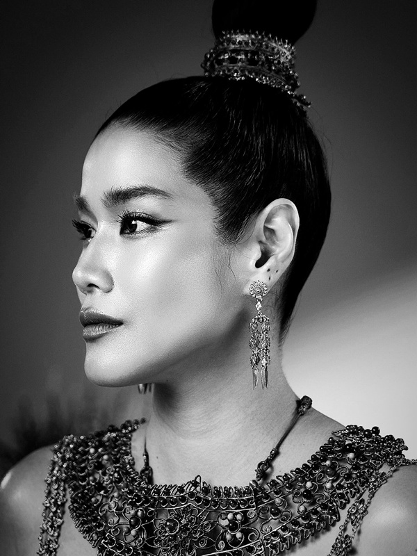 กบ พิมลรัตน์ แต่งชุดไทย สุริโยไท