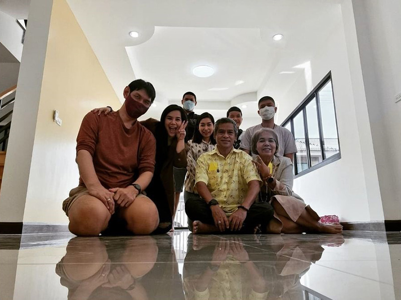 โยกเยก เชิญยิ้ม 