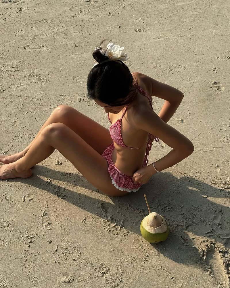 น้ำตาล ชลิตา ฟาดบิกินี่ สาดหุ่นแซ่บ ริมทะเล กับทริปสุดหวานฉ่ำ