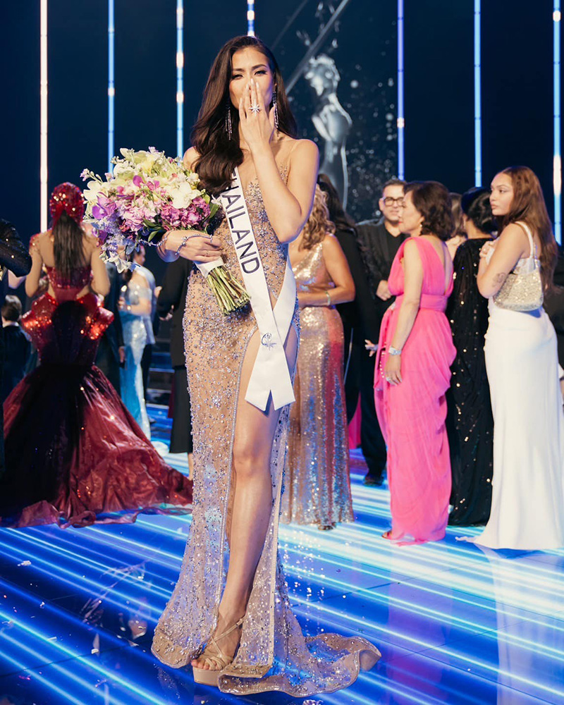 แอนโทเนีย โพซิ้ว 