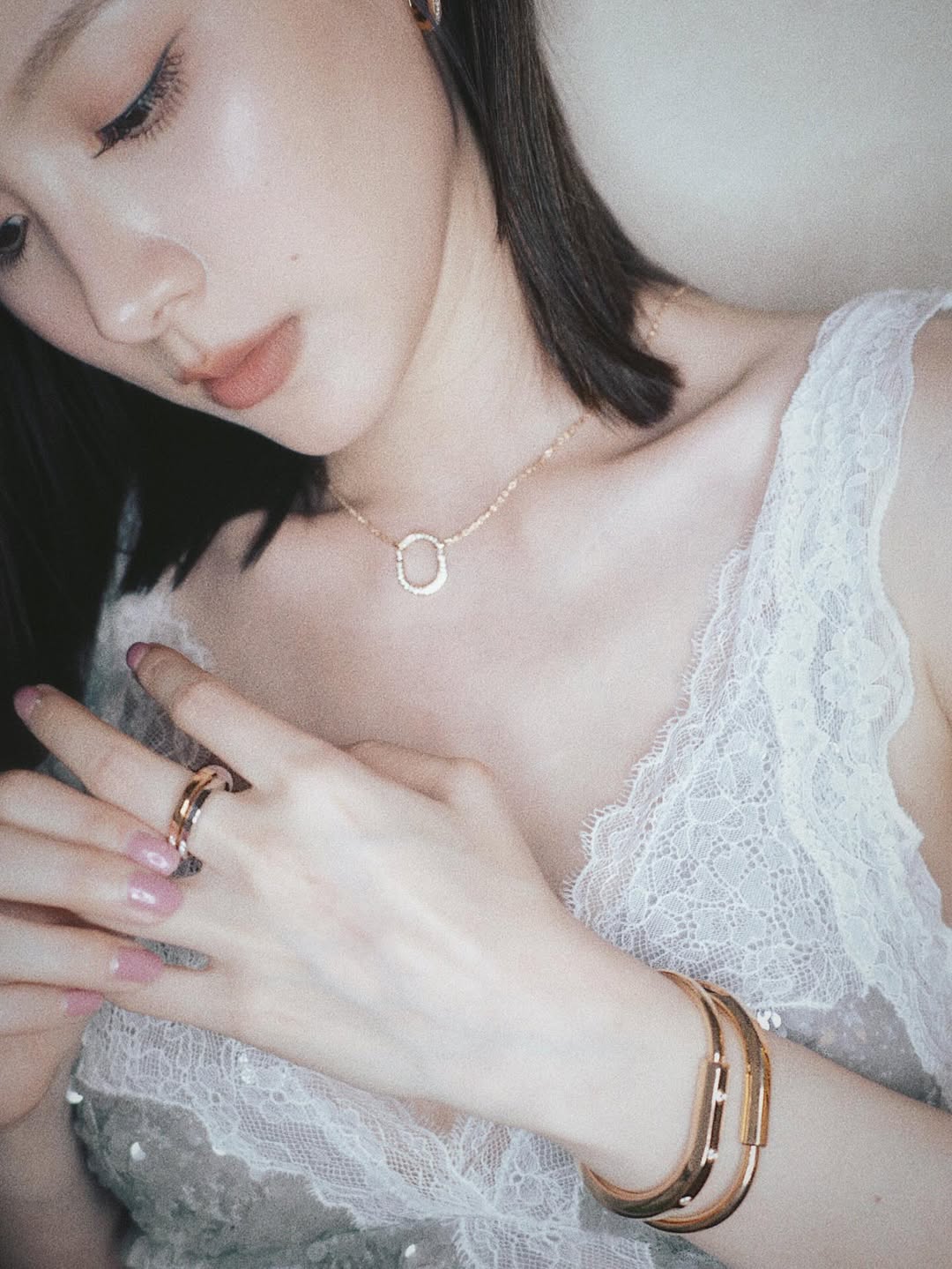 ใบเฟิร์น พิมพ์ชนก ลุคใหม่