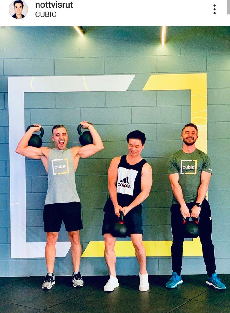 ชมพู่ น็อต