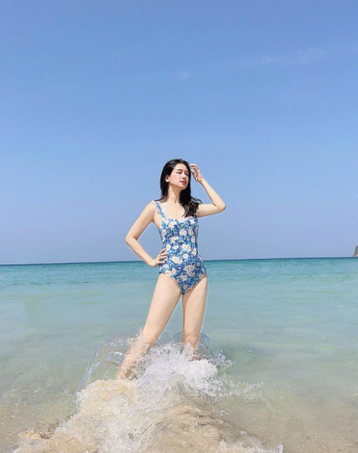 โม อมีนา ดาราชุดว่ายน้ำ