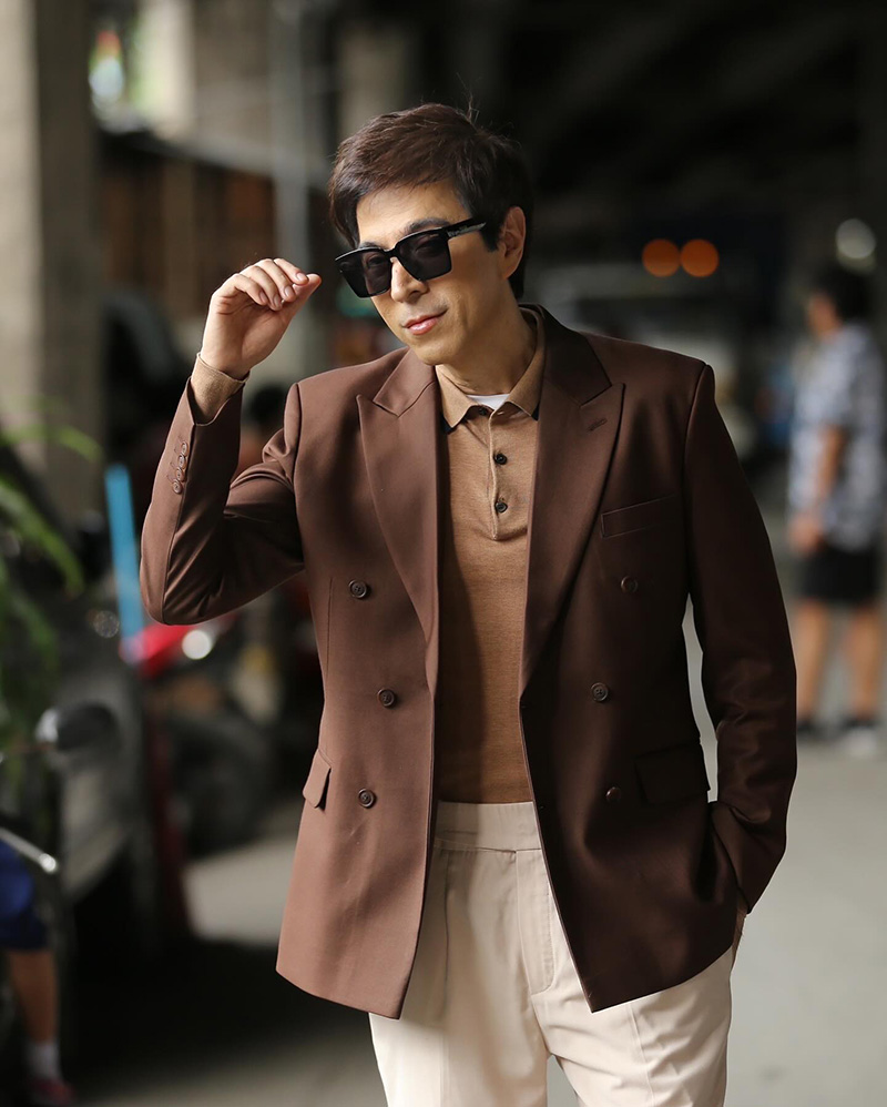 แซม ยุรนันท์