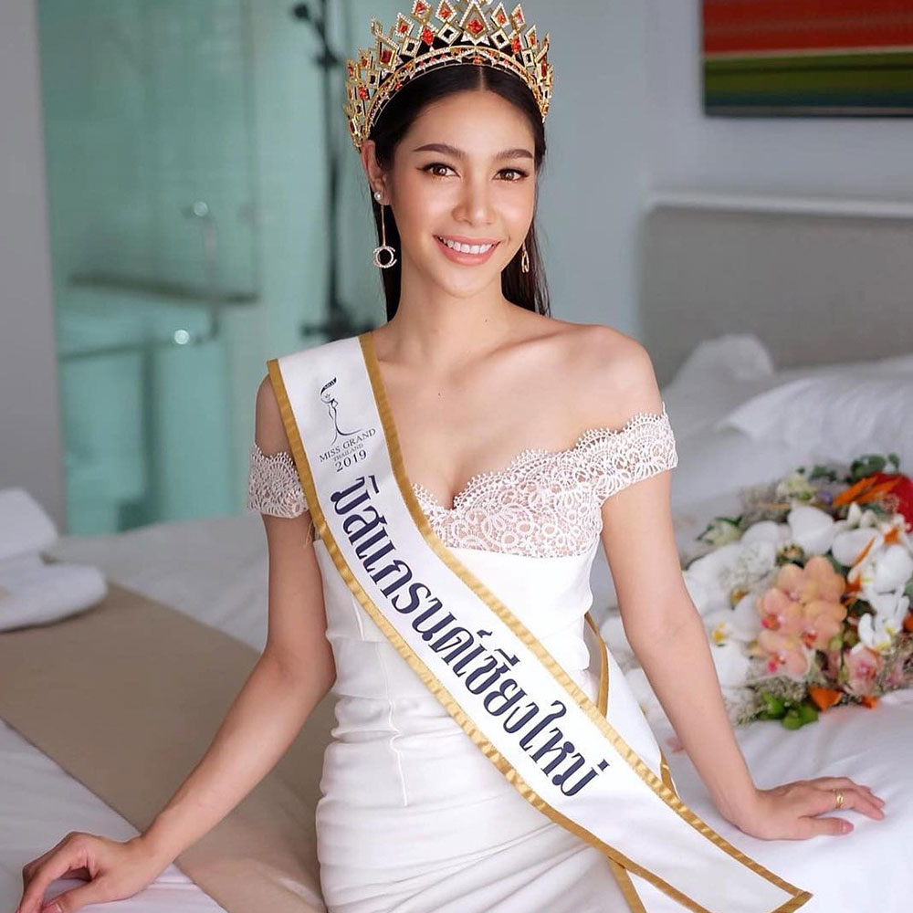 เจน นฤมล