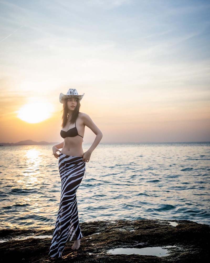 จีน่า เดอะเฟซ ชุดว่ายน้ำ