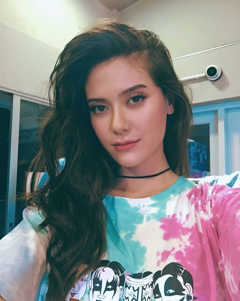 มารีญา พูลเลิศลาภ