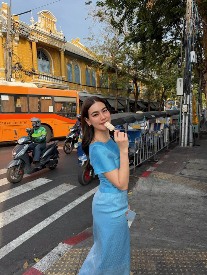  คิมเบอร์ลี่ สวยสง่าในชุดไทยเรียบหรูดูแพง