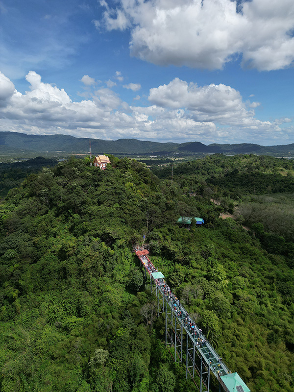 ที่เที่ยวเดือนกุมภาพันธ์ 2569 วัดเขาตะแบก (สกายวอล์ก)