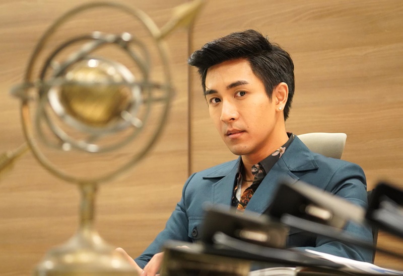 พยัคฆ์ร้ายซ่อนลาย ละคร