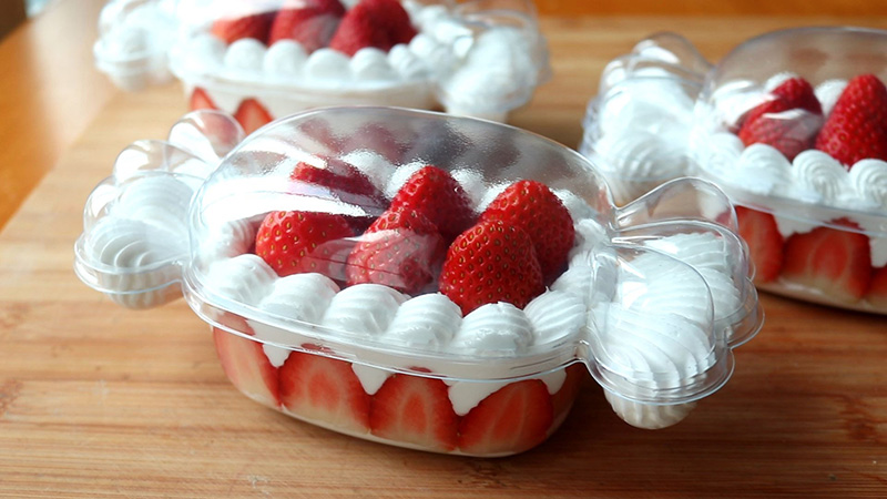 สูตรเค้กสตรอว์เบอร์รีในกล่องลูกกวาด สูตรเค้ก เค้กสตรอว์เบอร์รี สูตรขนม