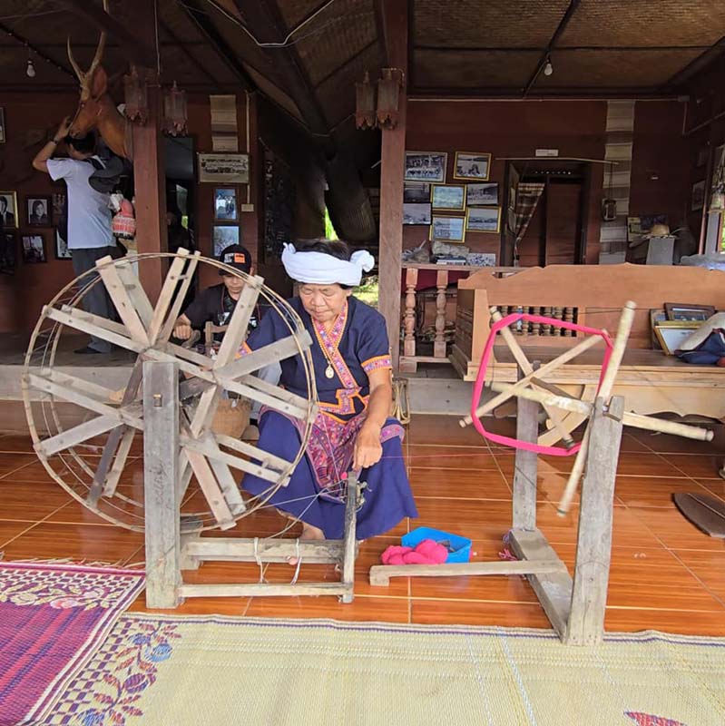 ผ้าทอไทลื้อ