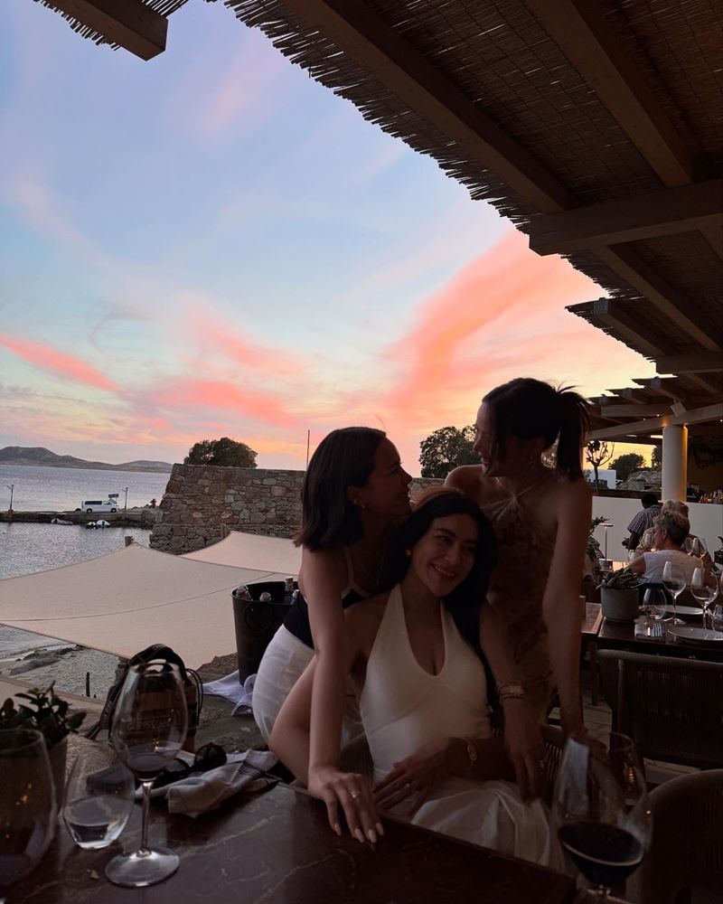 ญาญ่า นุ่งบิกินี่ตัวจิ๋ว เที่ยวทะเลกรีซสไตล์คนฮอต