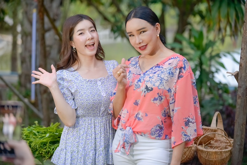 ผู้ใหญ่ลีศรีบานเย็น