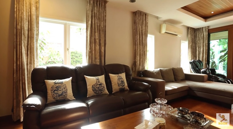 บ้านเจนนิเฟอร์ คิ้ม