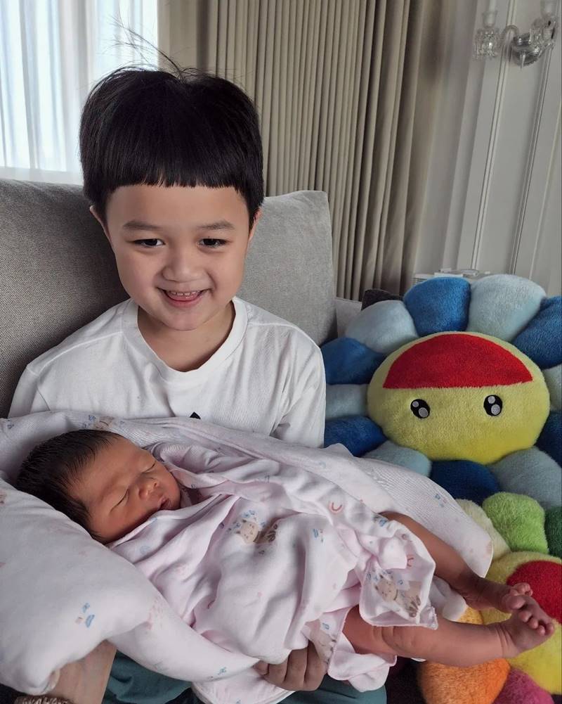  น้องแอบิเกล, ชมพู่ อารยา, ลูกสาว ชมพู่