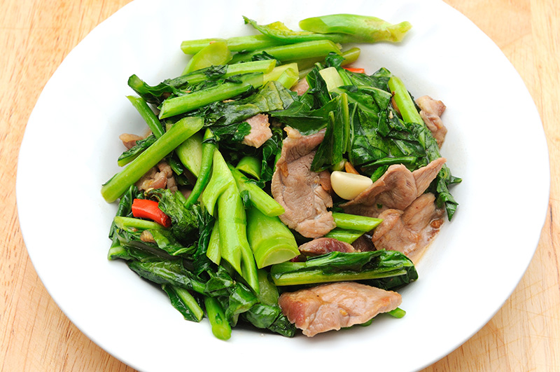ผัดคะน้าหมูชิ้น