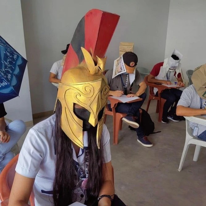 หมวกกันลอกข้อสอบ