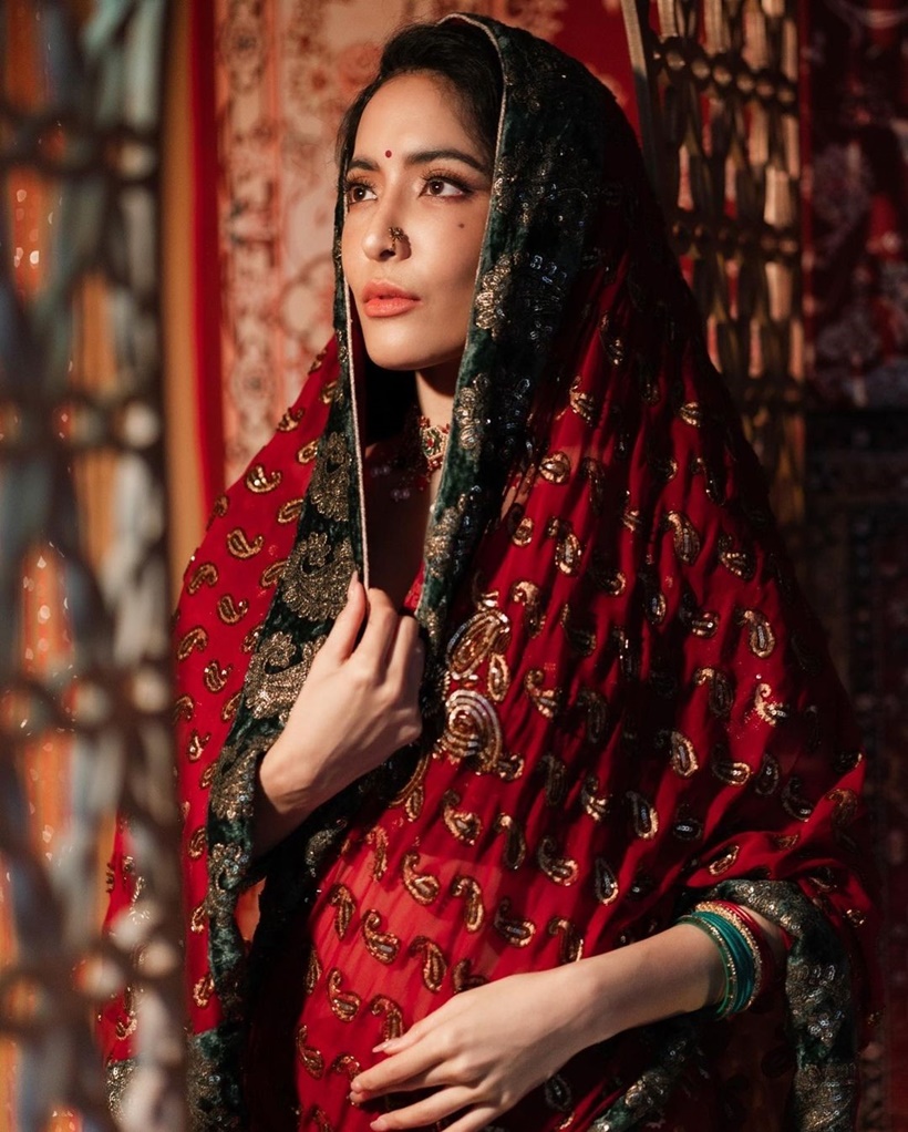 พิ้งค์กี้ สาวิกา