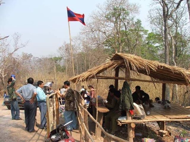 จุดผ่านแดนถาวรภูดู่