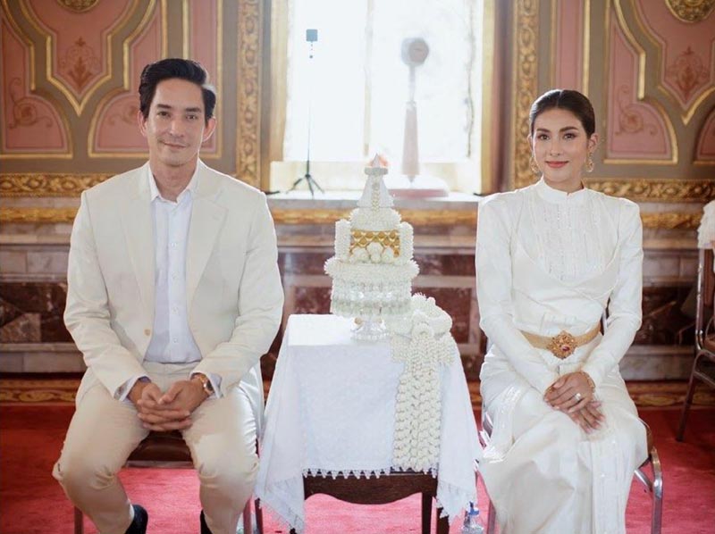 เรือนหอ นุ่น หลุยส์