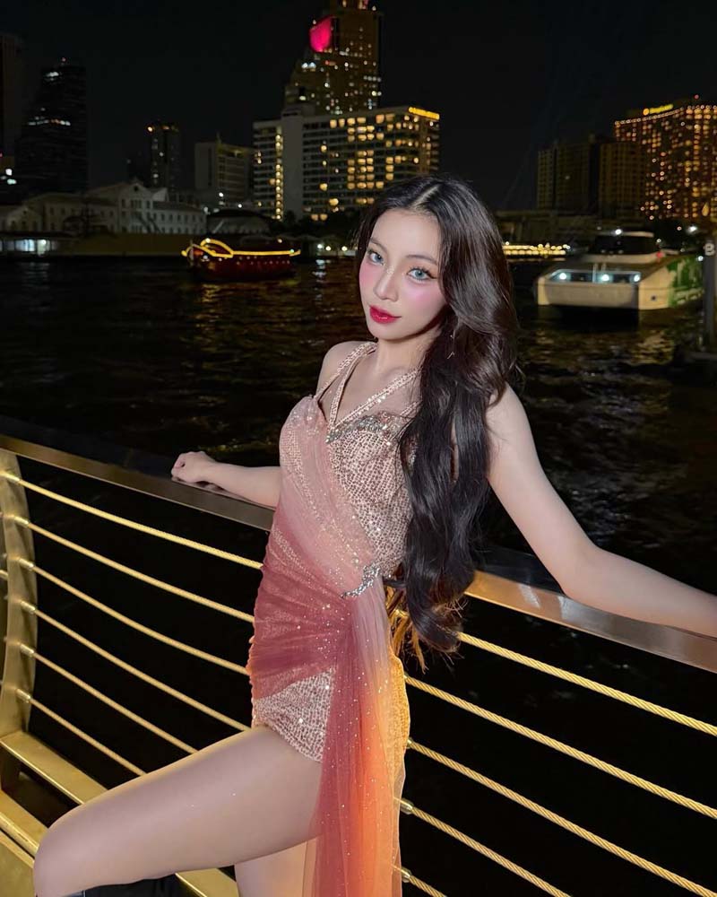 ตาออม 4EVE