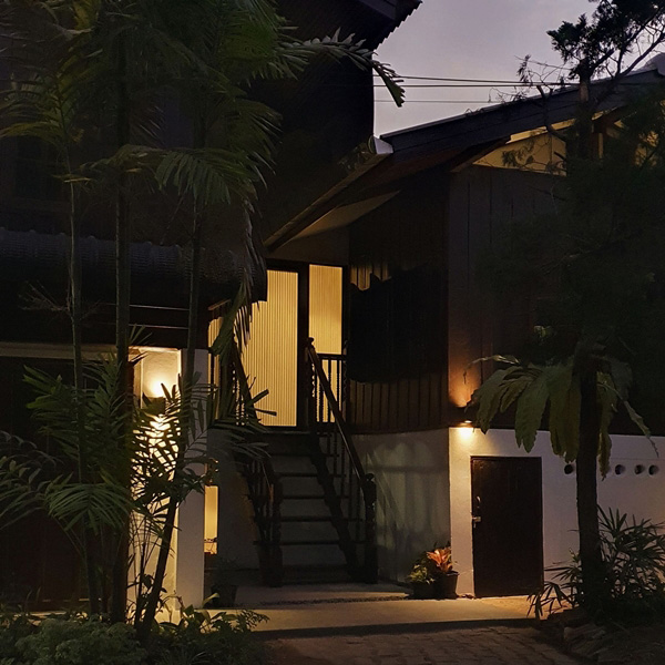 รีโนเวทบ้านครึ่งปูนครึ่งไม้