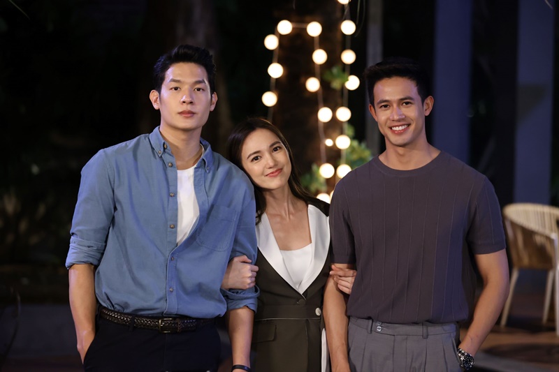 อ้อมฟ้าโอบดิน