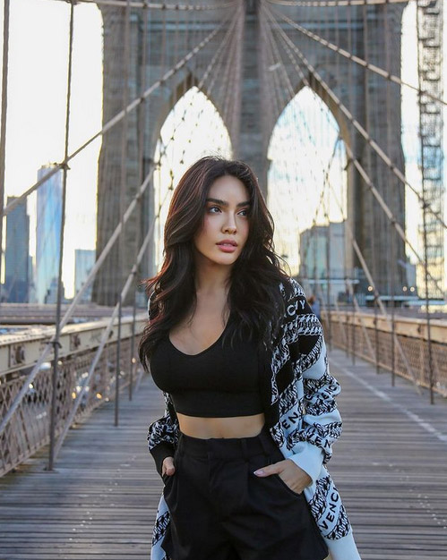 นัท นิสามณี