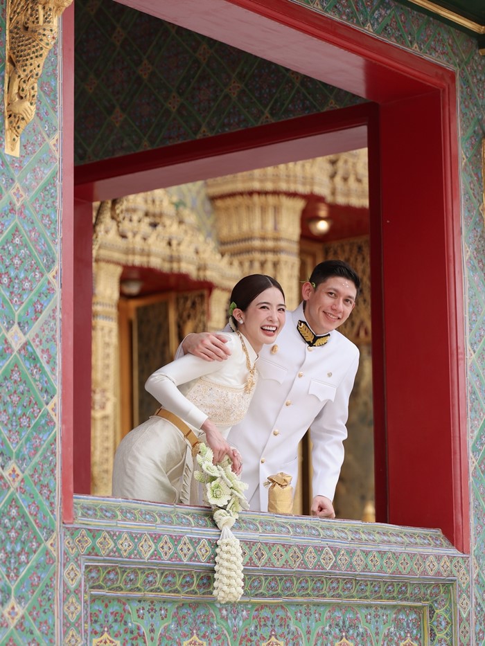 มาแล้ว.. ภาพแต่งงาน มายด์ ลภัสลัล สวมชุดไทยงดงาม เข้าพิธีสมรส ทายาทสิงห์ 