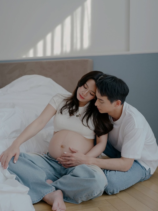 เจมส์ จิรายุ อวดภาพหวาน โฟม อุ้มท้อง 38 สัปดาห์