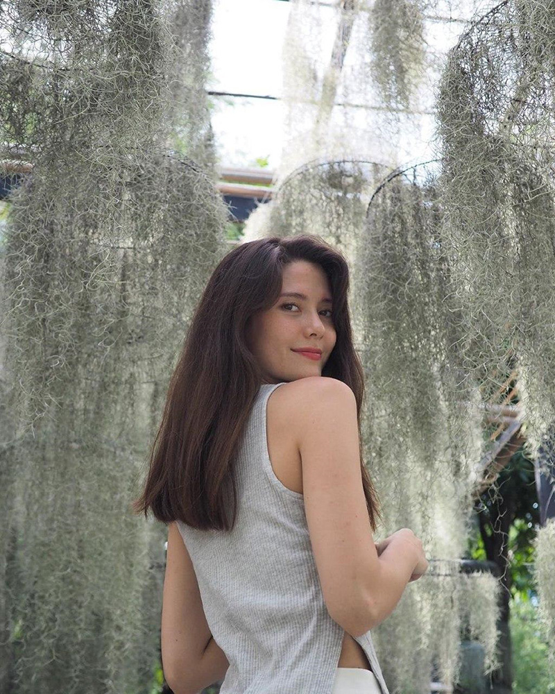 มารีญา พูลเลิศลาภ