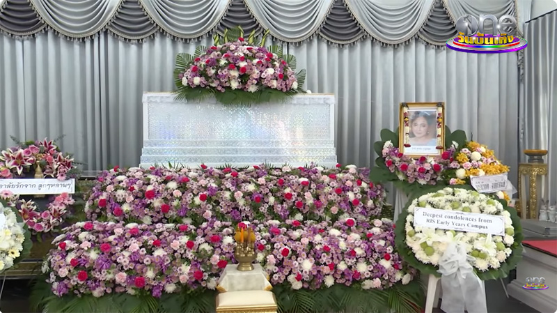 ภาพบรรยากาศงานศพ มุกดา บุญทอง คืนวันที่ 2 ยังไร้เงา กุญแจซอล