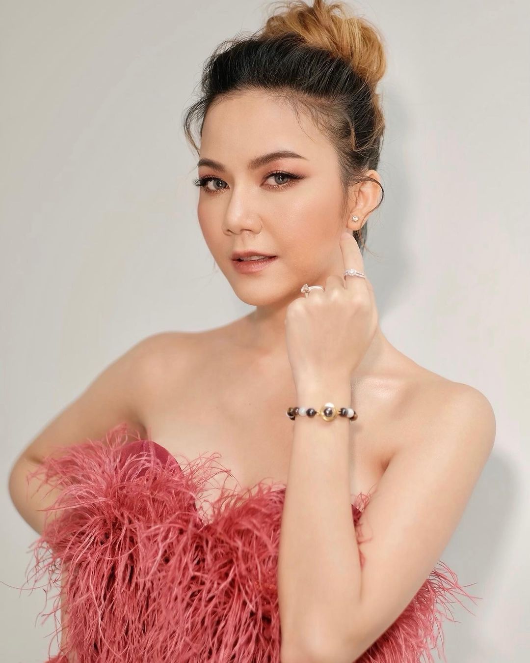  จ๊ะ นงผณี