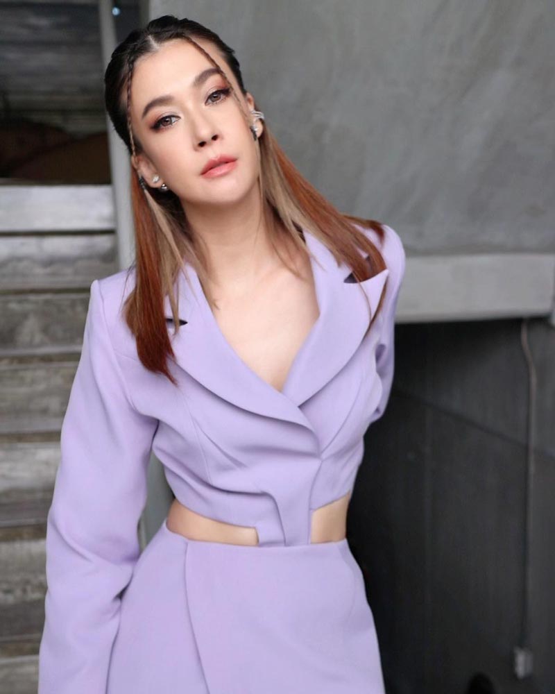 เอมี่ กลิ่นประทุม