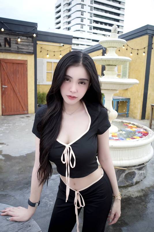 ขนม ศศิกานต์ ครูเต้ย อภิวัฒน์